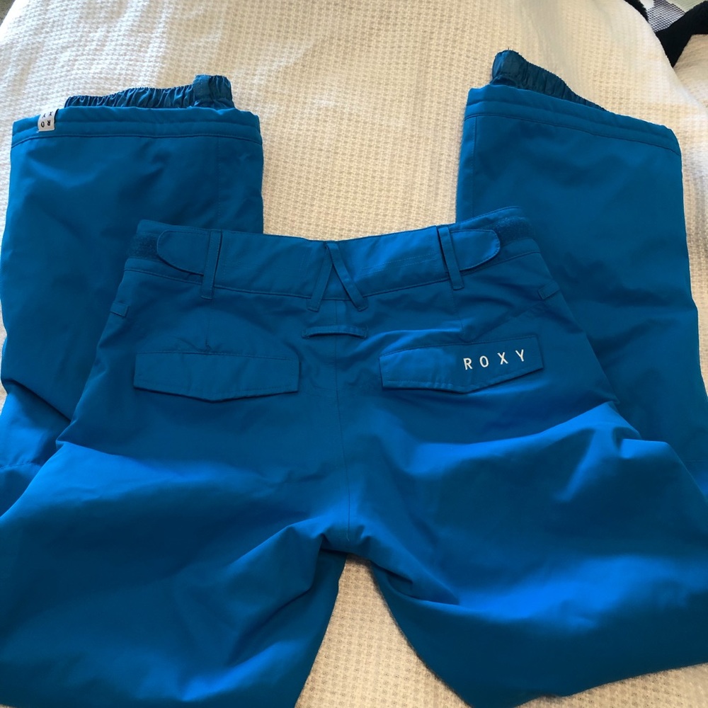 Roxy snowboard pants. Like new.